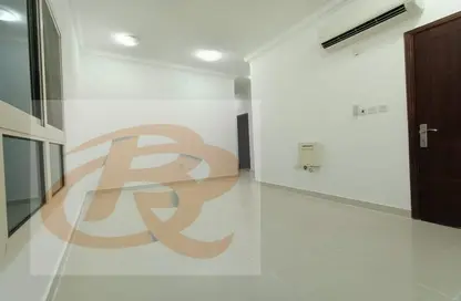 Apartment - 2 Bedrooms - 2 Bathrooms for rent in Bin Omran 35 - Fereej Bin Omran - Doha