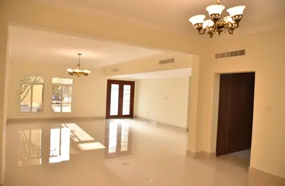 Villa - 4 Bedrooms - 5 Bathrooms for rent in Al Hanaa Street - Al Gharrafa - Doha
