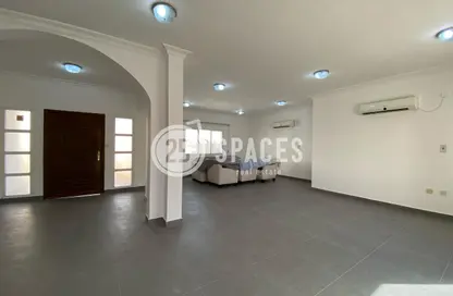Villa - 4 Bedrooms - 5 Bathrooms for rent in New Salata - Salata - Doha