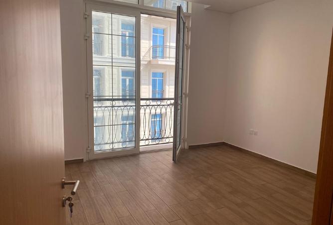 987072 - Property Image 2