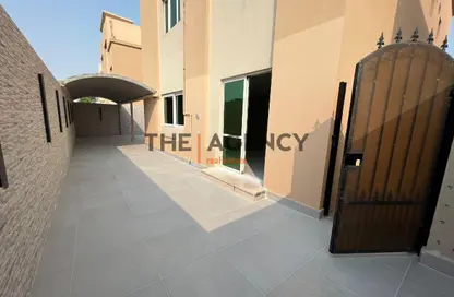 Villa - 5 Bedrooms - 6 Bathrooms for rent in Al Gharrafa - Doha