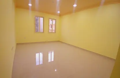 Apartment - 2 Bedrooms - 3 Bathrooms for rent in Al Nasr Street - Al Nasr - Doha