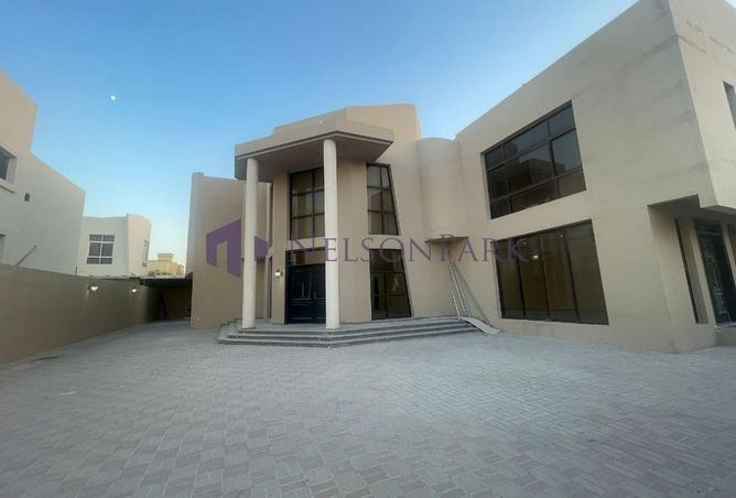 941813 - Property Image 2