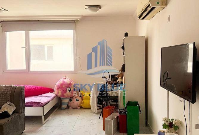 903146 - Property Image 2