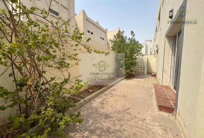 892076 - Property Image 2