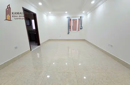 Apartment - 1 Bedroom - 2 Bathrooms for rent in Umm Ghuwalina - Umm Ghuwailina - Doha