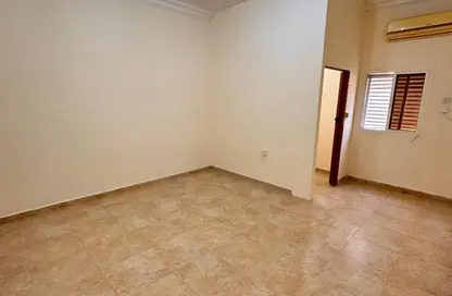 شقة - 1 حمام للايجار في شارع النعيجة - غرب الهلال - الهلال - الدوحة