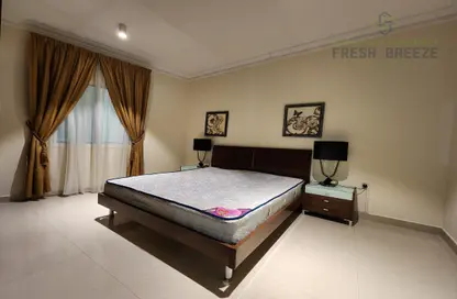 Room / Bedroom image for: Apartment - 2 Bedrooms - 2 Bathrooms for rent in Umm Ghuwailina 4 - Umm Ghuwailina - Doha, Image 1