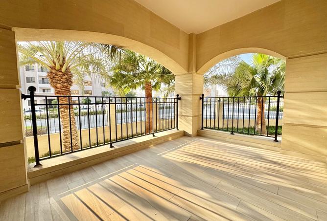 951745 - Property Image 2