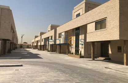 فيلا - 4 غرف نوم - 6 حمامات للايجار في مرموره فيلاز - المعمورة - الدوحة