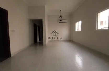 شقة - 3 غرف نوم - 3 حمامات للايجار في شارع تدمر - طريق المطار القديم - الدوحة