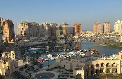 شقة - 2 غرف نوم - 3 حمامات للايجار في طريق بورتو الغربي - بورتو أرابيا - جزيرة اللؤلؤة - الدوحة