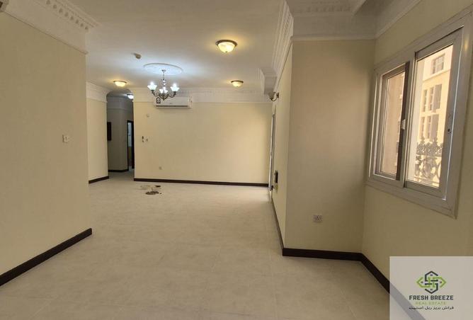 967508 - Property Image 2