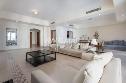 Apartment - 2 Bedrooms - 3 Bathrooms for rent in West Porto Drive - Porto Arabia - The Pearl Island - Doha