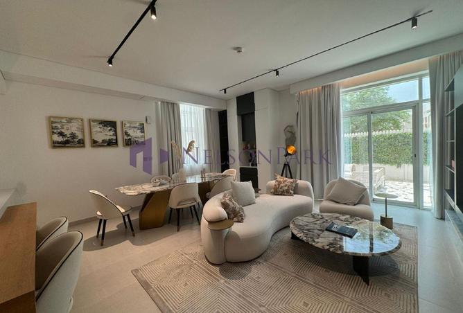 985521 - Property Image 2