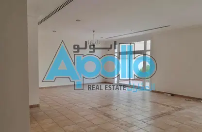فيلا - 3 غرف نوم - 5 حمامات للايجار في عين خالد - الدوحة