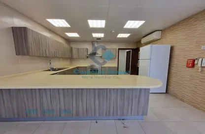 Villa - 4 Bedrooms - 6 Bathrooms for rent in Umm Al Seneem Street - Ain Khaled - Doha
