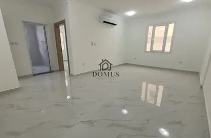 Apartment - 2 Bedrooms - 2 Bathrooms for rent in Abu Talha Street - Fereej Bin Omran - Doha