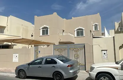 فيلا - 7 غرف نوم - 3 حمامات للبيع في شارع المطار القديم - طريق المطار القديم - الدوحة