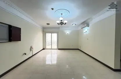 شقة - 2 غرف نوم - 2 حمامات للايجار في شارع الجزيره - فريج بن محمود الشمالي - فريج بن محمود - الدوحة