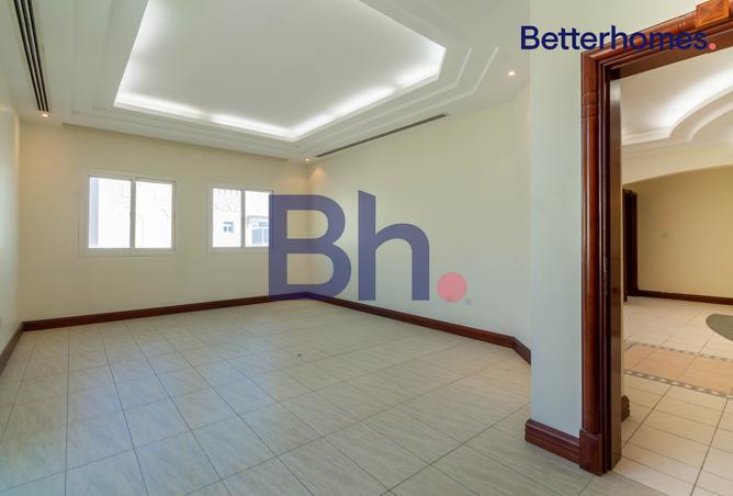 884503 - Property Image 3