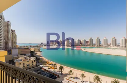 Apartment - 2 Bedrooms - 3 Bathrooms for rent in Viva West - Viva Bahriyah - The Pearl Island - Doha