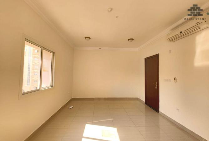 977912 - Property Image 3