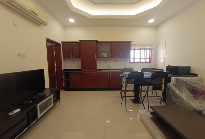 998989 - Property Image 2