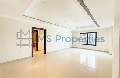 Apartment - 1 Bedroom - 2 Bathrooms for rent in West Porto Drive - Porto Arabia - The Pearl Island - Doha