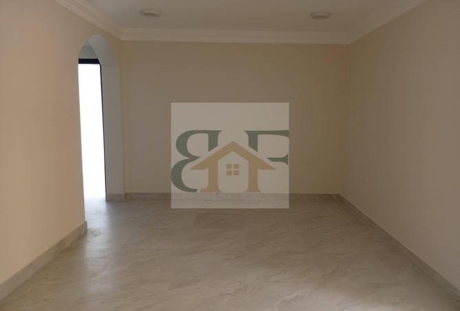 954275 - Property Image 2