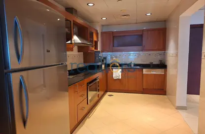 Apartment - 2 Bedrooms - 3 Bathrooms for rent in Tower 16 - Porto Arabia - The Pearl Island - Doha