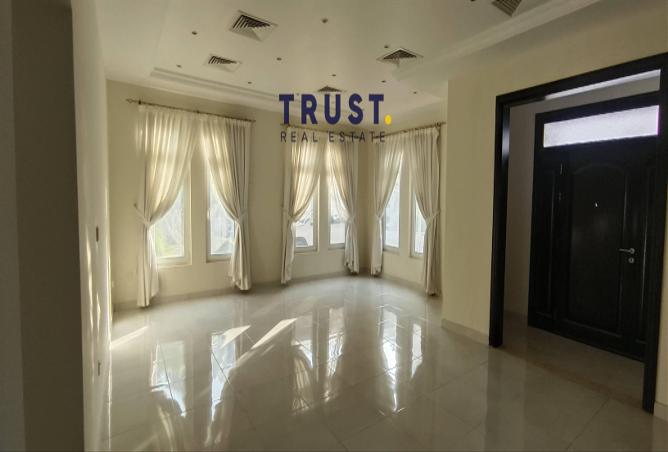 988561 - Property Image 3