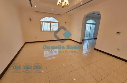 مجمع سكني - 5 غرف نوم - 8 حمامات للايجار في شارع الوعب - الوعب - الدوحة