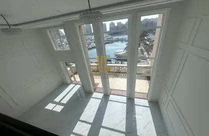 تاون هاوس - 4 غرف نوم - 6 حمامات للبيع في طريق بورتو الغربي - بورتو أرابيا - جزيرة اللؤلؤة - الدوحة