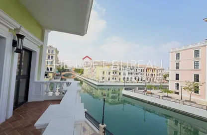 Apartment - 3 Bedrooms - 3 Bathrooms for rent in Carnaval - Qanat Quartier - The Pearl Island - Doha