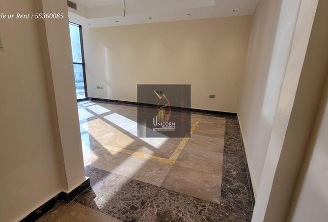 895724 - Property Image 2