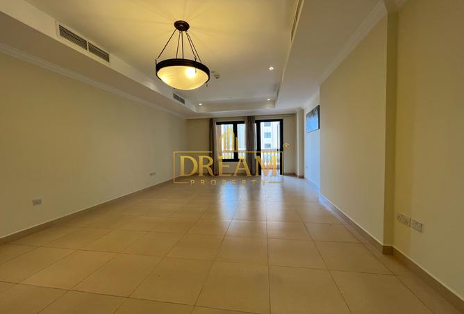 889853 - Property Image 2