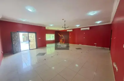 مجمع سكني - 4 غرف نوم - 4 حمامات للايجار في عين خالد - الدوحة
