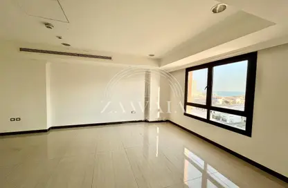 Apartment - 1 Bedroom - 2 Bathrooms for rent in West Porto Drive - Porto Arabia - The Pearl Island - Doha
