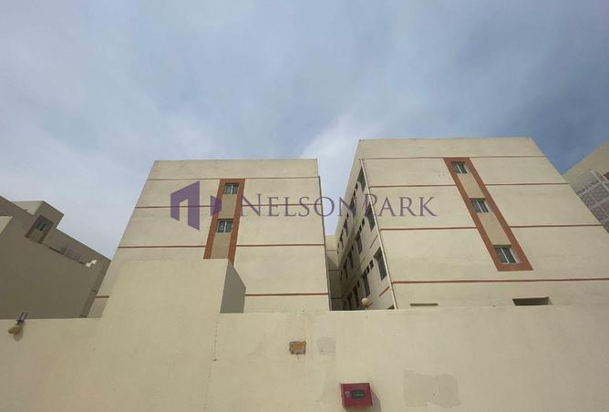 987423 - Property Image 2