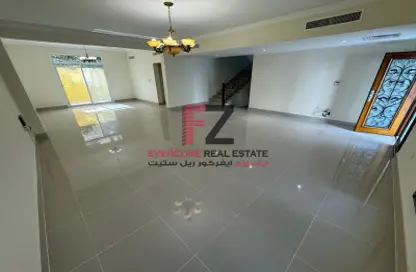 فيلا - 4 غرف نوم - 4 حمامات للايجار في الغرافة - الدوحة