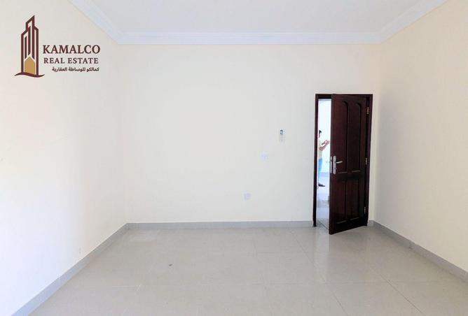 958389 - Property Image 3