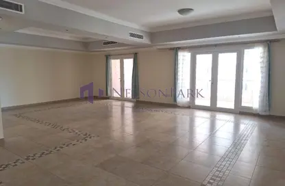 Apartment - 2 Bedrooms - 3 Bathrooms for rent in Tower 9 - Porto Arabia - The Pearl Island - Doha