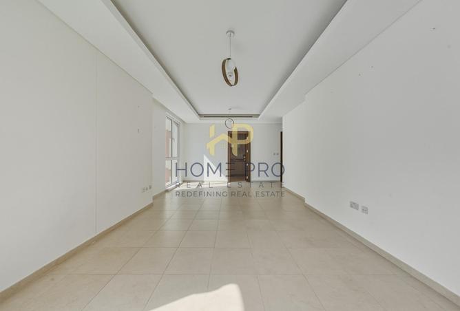 988389 - Property Image 2