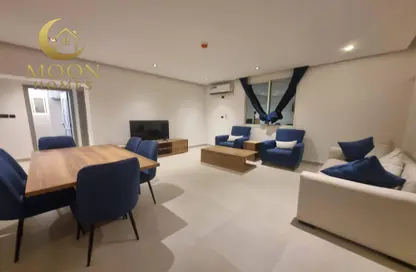 Apartment - 2 Bedrooms - 2 Bathrooms for rent in Umm Ghuwalina - Umm Ghuwailina - Doha