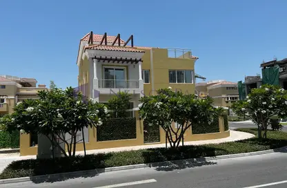 Villa - 5 Bedrooms - 4 Bathrooms for rent in La Plage - The Pearl Island - Doha