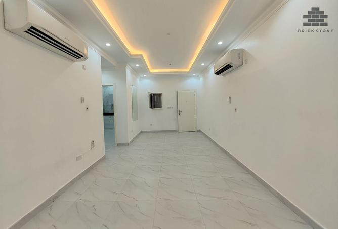 902124 - Property Image 2