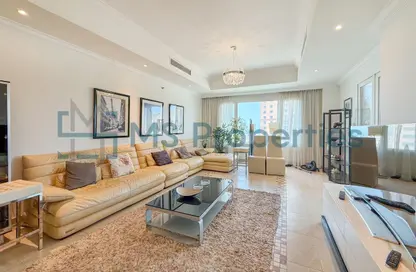 Apartment - 2 Bedrooms - 3 Bathrooms for sale in West Porto Drive - Porto Arabia - The Pearl Island - Doha