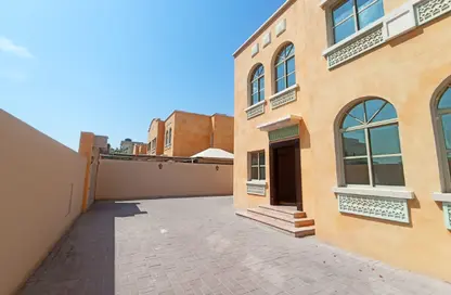 Villa - 5 Bedrooms - 5 Bathrooms for rent in Al Maamoura - Al Maamoura - Doha