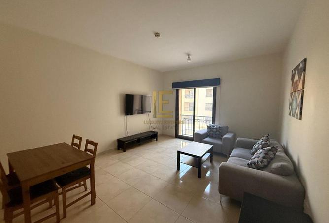 907439 - Property Image 2
